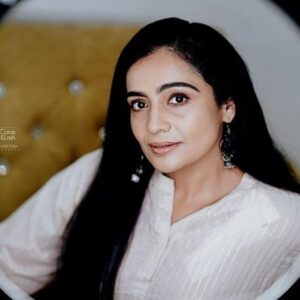 Meera Vasudevan Instagram - Should I judge myself from the eyes of the beholder? 

I couldn’t care less, I am me and grateful to just Be! ❤️

Photo courtesy : @aperture.fox 

Makeup and hair artist : @makeover_by__nila_karthika_ 

I wasn’t dressed for an interview but Nila and my photographer sure made me look a million bucks! 

This look was for the Behindwoods Ice interview with @ameen_madathil 

https://youtu.be/lxVwz4a-UuI

Interview, makeup artist and location coordinated and arranged by my manager Supriya Vinod @vinodsupriya 

#meeravasudevan #actormeeravasudevan #actressmeeravasudevan #meeravasudev #actressmeeravasudev #actormeeravasudev #interview #behindwoods #behindwoodsice #simple #elegant #woman #confidence #gratitude #entertainment #supriyavinodformeeravasudevan #makeoverbynilakarthika