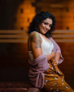 Actress Meera Vasudevan HD Instagram Photos and Wallpapers December 2022