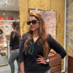 Meera Anil Instagram - With my favourite @priya_nambiar_03 ❤️❤️❤️ How a pure shopping day looks like😜😜 @houston u got my heart babe🥰