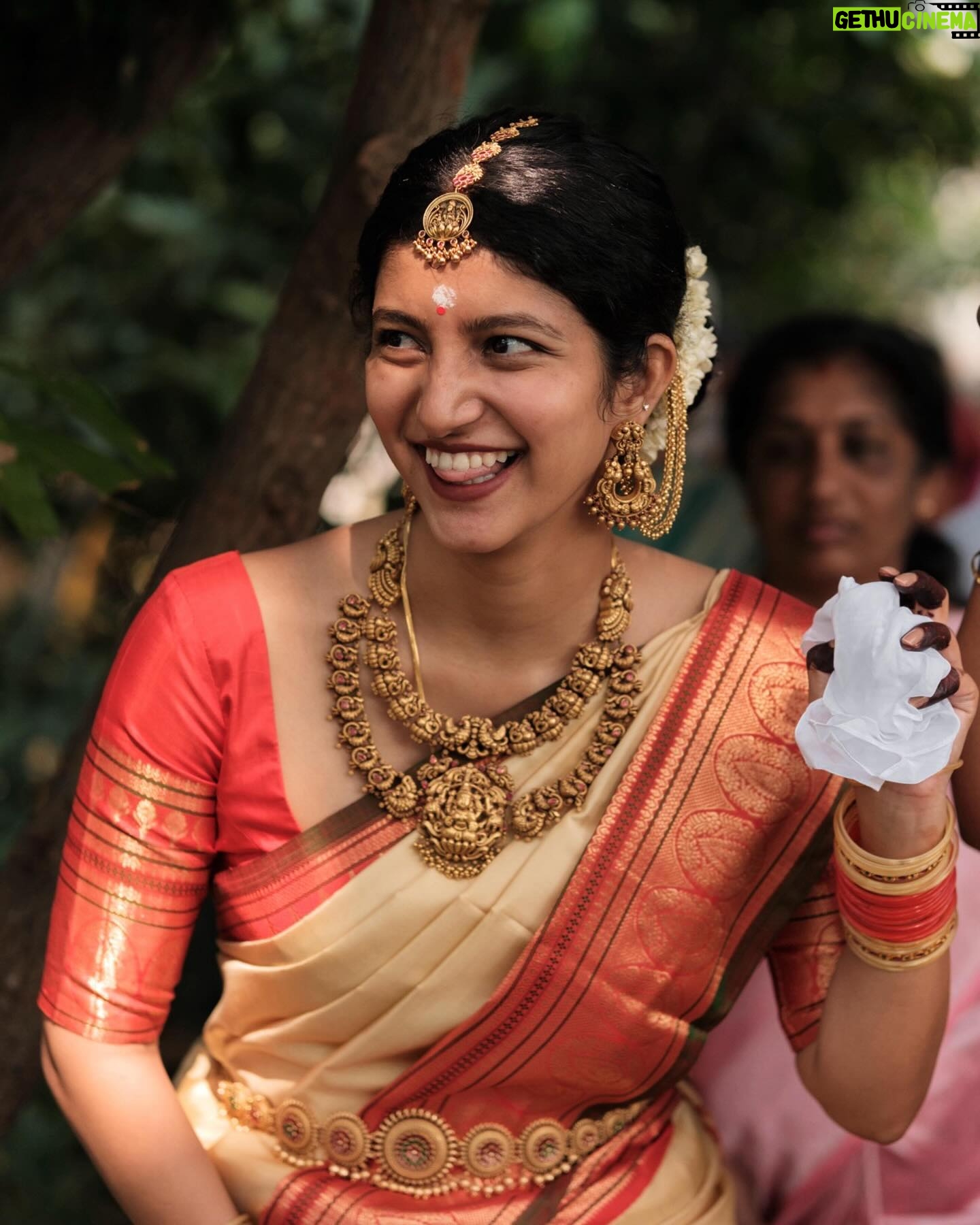 Meetha Raghunath - 194.3K Likes - Having a traditional Badaga wedding is something I did not anticipate. Falling in love wasn’t something I anticipated either, but I did. So the Badaga wedding that followed was just a beautiful celebration of that. A “Madhil” is an arc like structure which is a sacred space in every traditional Badaga household. Though we didn’t get married in a hatti (a Badaga village) we wanted to do something that felt quite close to our culture for the wedding. Being the artistic geniuses of the house, my mom came up with the idea of the Madhil and the decor surrounding it and my sister designed the whole thing. They worked out everything from the colour palettes to just how it should look. So much of the wedding was an art project of sorts for all of us, but more about that later. Finding love is divine timing, but the ability to recognise love when it presents itself before you, and having the courage to embrace it is one of the qualities I’m most grateful to the universe for blessing me with. Long story short, I fell in love and got to have a beautiful wedding, it being a traditional Badaga wedding was just a fun added bonus.
Thank you @dhanusiyaviswanathan from @dreamday_designers for helping us execute our idea in the most efficient and passionately dedicated way as possible.
@vasanthphotography @weddingsbyvasanth
🌻