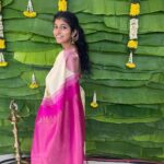 Meetha Raghunath Instagram - My personality and wearing sarees are on the opposite sides of a spectrum but hey, they are most convenient when it comes to dressing up, so… hi 🌝