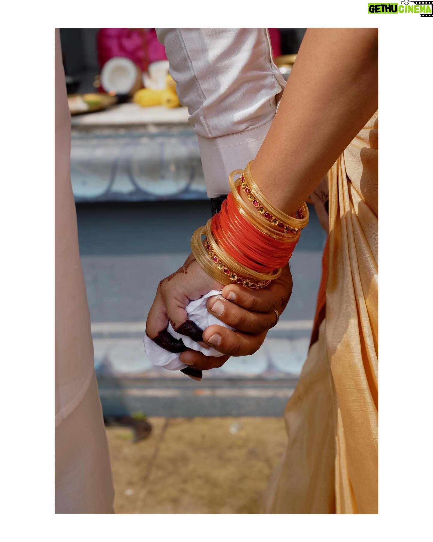 Meetha Raghunath - 194.3K Likes - Having a traditional Badaga wedding is something I did not anticipate. Falling in love wasn’t something I anticipated either, but I did. So the Badaga wedding that followed was just a beautiful celebration of that. A “Madhil” is an arc like structure which is a sacred space in every traditional Badaga household. Though we didn’t get married in a hatti (a Badaga village) we wanted to do something that felt quite close to our culture for the wedding. Being the artistic geniuses of the house, my mom came up with the idea of the Madhil and the decor surrounding it and my sister designed the whole thing. They worked out everything from the colour palettes to just how it should look. So much of the wedding was an art project of sorts for all of us, but more about that later. Finding love is divine timing, but the ability to recognise love when it presents itself before you, and having the courage to embrace it is one of the qualities I’m most grateful to the universe for blessing me with. Long story short, I fell in love and got to have a beautiful wedding, it being a traditional Badaga wedding was just a fun added bonus.
Thank you @dhanusiyaviswanathan from @dreamday_designers for helping us execute our idea in the most efficient and passionately dedicated way as possible.
@vasanthphotography @weddingsbyvasanth
🌻