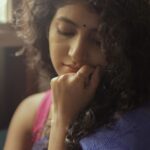 Meetha Raghunath Instagram - கண்ணோரம் பூக்கின்றதே. . . With - @the.meethling 🌼 Location - @thebackyardclan