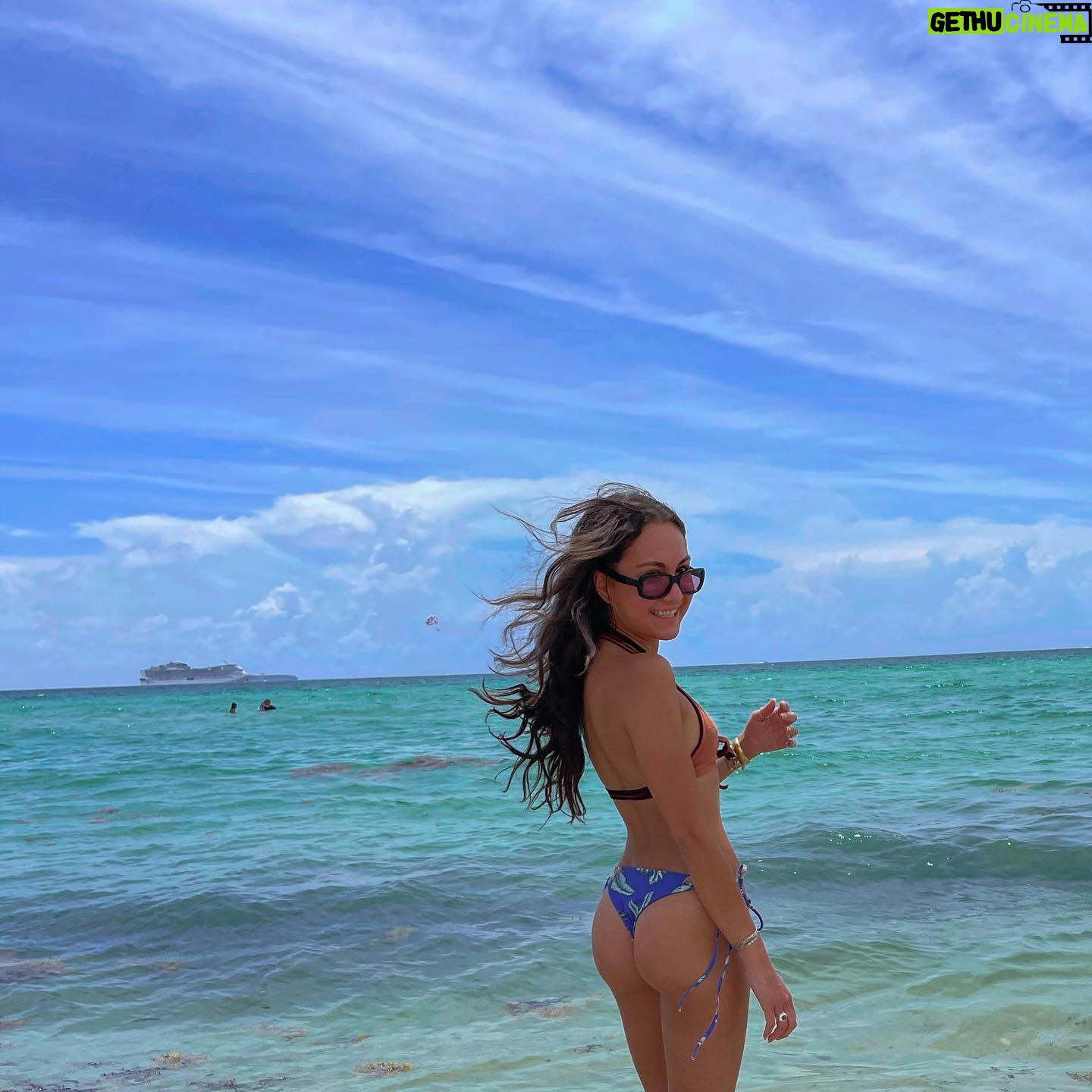 Meg DeLacy - 10.1K Likes - we did miami @amandamccants