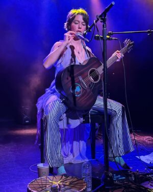 Meg Myers Instagram - Meg Meyers  is pure happiness in my soul. Her voice literally vibrates through my body.  Seeing her acoustic tonight was precious. Thank you @megmyers for that amazing show and for being real and genuine with your listeners 🙏🏼❤️🥰💯