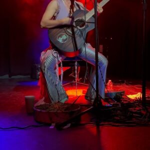 Meg Myers Instagram - Meg Meyers  is pure happiness in my soul. Her voice literally vibrates through my body.  Seeing her acoustic tonight was precious. Thank you @megmyers for that amazing show and for being real and genuine with your listeners 🙏🏼❤️🥰💯