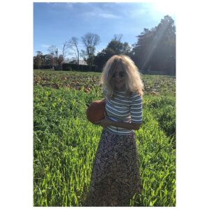 Meg Ryan Instagram - Was gorgeous out here today! #MegRyanFall