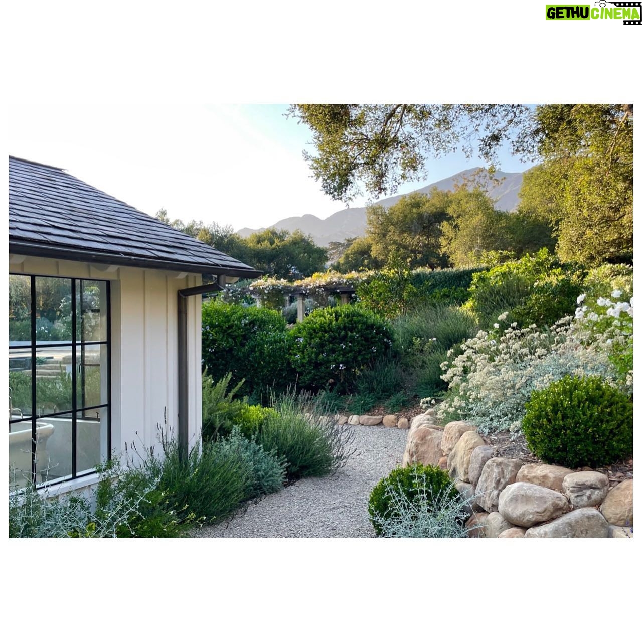 Meg Ryan - 13.2K Likes - Thanks to magician, Derrick Eichelberger at Arcadia Studios Landscape. Flat out Heaven!