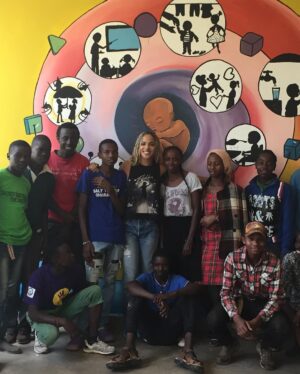 Megalyn Echikunwoke Instagram - This is who I am running the @nycmarathon for. This is your last chance to become my best friend and donate to my fundraising page👆🏾(link in bio) on behalf of these young Maasai women and girls who dont want their clitoris’  mutilated (FGM) and married off at puberty in name of tradition and instead want to get an education and have a seat at the table. This is one of the many things that your donation to @amrefhealthafrica will help ensure!Tomorrow we hit the streets! Dont sleep on me and these beautiful ladies!! 👆🏾👆🏾👆🏾🏃🏾‍♀️🏃🏾‍♀️🏃🏾‍♀️💪🏾💪🏾
ps. Even 5 bucks means a lot! 🙏🏾❤️