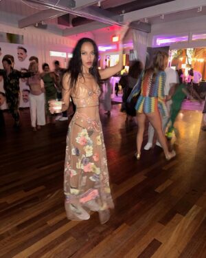 Megalyn Echikunwoke Instagram - Happy anniversary @jordancbrown_ @coltonunderwood. Still high from these spring nuptials one year ago. The fits were fitting, the love and the Allegra were flowing and I even had the honor of serenading the first dance with the legend Stevey freakin Mackey accompanying me @steviemackey! ill never forget it. I love witnessing love. Cheers to much more always and forever. 🥂💐 💚