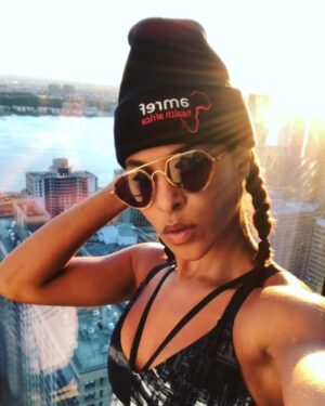 Megalyn Echikunwoke Instagram - Thanks @newbalance and @beatsbydre for the fly gear to help me train for the @nycmarathon. 3 more days folks. Its going to be awesome. Have you donated to my @amrefhealthafrica page yet? Your support would mean so much to me. Link in bio 👆🏾
🏃🏾‍♀️💪🏾🙏🏾 #jocklyfe