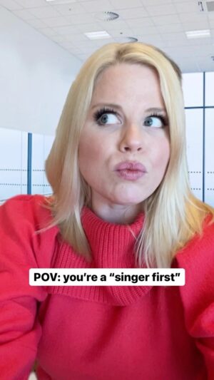 Megan Hilty Instagram - a singer, never a dancer 😭