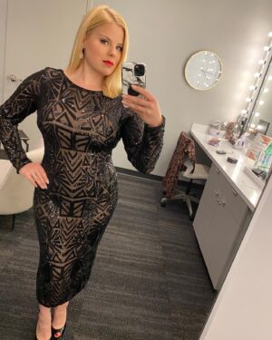 Megan Hilty Instagram - Night 1 of 5 sold out shows at @the.cabaret! Let’s do this Indianapolis! ✨💃🏼