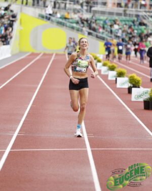 Megan O'Brien Instagram - The best part about all of this is that it’s so damn fun! 🤩 
.
During this training block, I fell back in love with the sport that has broken my heart so many times. I began to trust my body and appreciate its strength. I fueled to be strong and powerful rather than counting calories. I ran with my community. I made new friends. I had fun every single day. I viewed this all as something that I get to do instead of something that I have to do. How cool is it that I get to “play” the sport I love competitively as an adult?! This is all such a dream! ❤️
.
Thank you to @_knighttraining for lighting a fire in my soul. Thank you to my husband for being my biggest fan.
Thank you to my community that shared miles with me.
And Thank you running…for being my escape ❤️🥹🏃‍♀️
I CANT WAIT FOR THE NEXT 26.2 💥 
.
#runner #marathoner #running #marathon #marathontraining #run #runnersofinstagram #runningmotivation