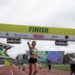 Megan O'Brien Instagram - I said remember this moment 🥹❤️🙏
.
2:45:48 (6:20 pace for 26.2) and 3rd overall at @eugenemarathon 🏃‍♀️ 
.
Hayward Magic is REAL 💚💚💚💚