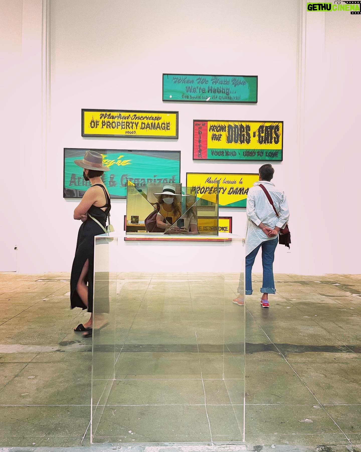 Megan Follows Instagram - Out exploring downtown @hauserwirth In focus: LA Artists Gary Simmons work on wall and me reflected in Deconstructed Cube SS with Duolith by artist Larry Bell. Show is on till August 22 Then walked around the streets. I love this city. #streetart #mural #shadow #lookdown #dianathater