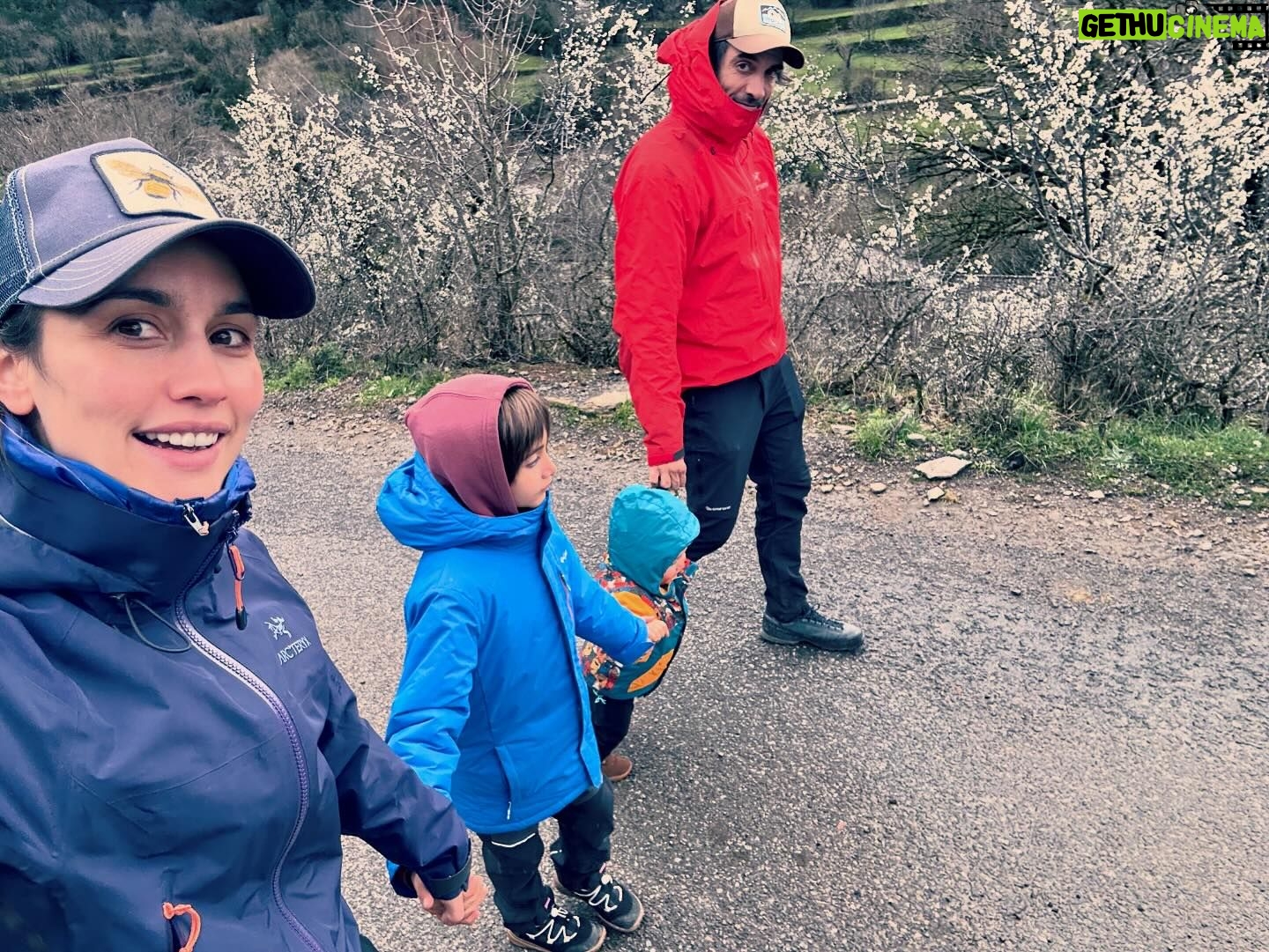 Megan Montaner - 12.1K Likes - #familytrip @jeep @jeep_es 🚙🌲⛰️
#aventuras #naturaleza