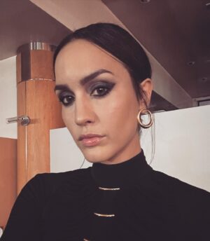 Megan Montaner Instagram - Día & Noche 🤍🖤

@diorbeauty ✨
@noeminohales ✨
@diorling1 ✨
@joyeriasuarez