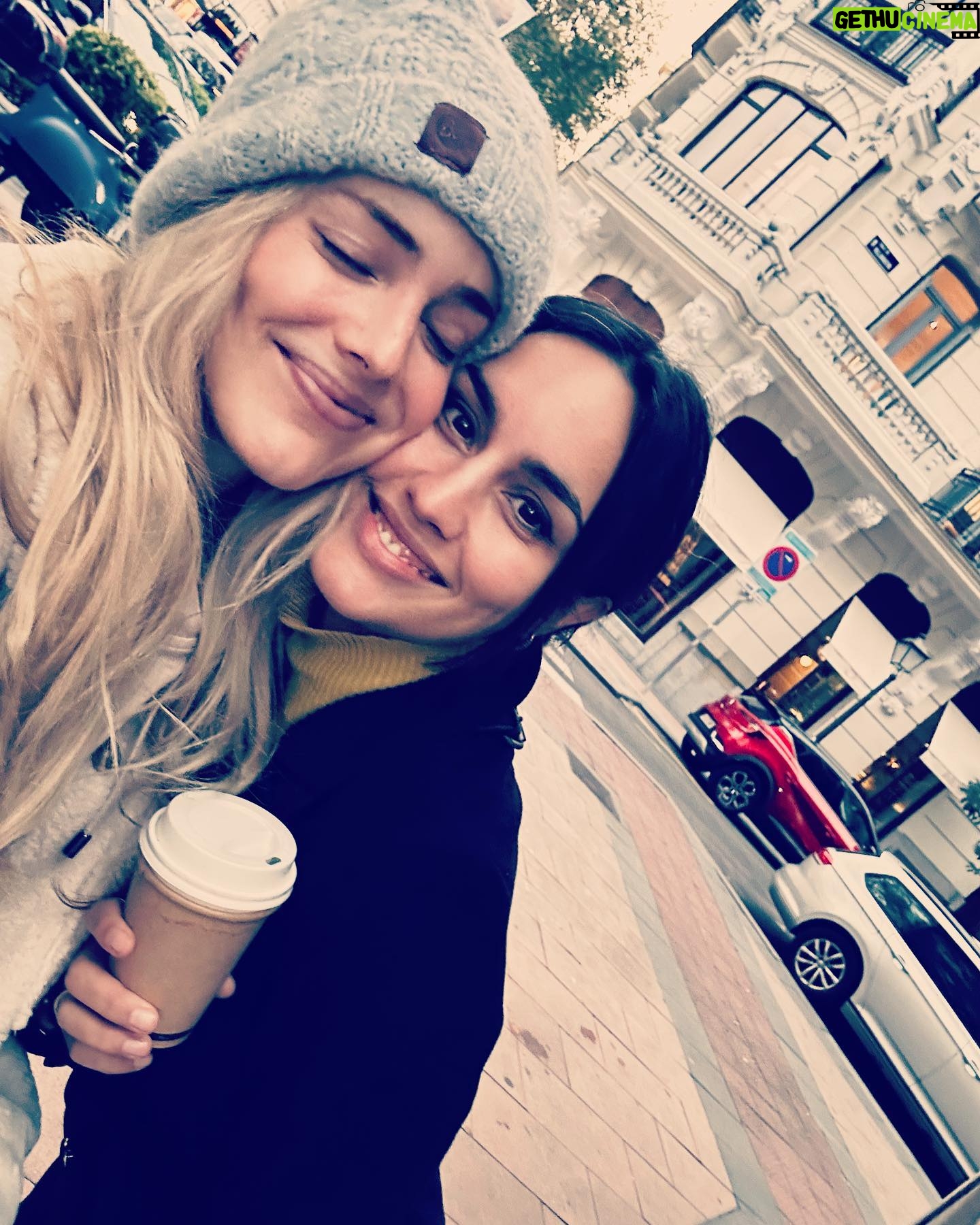 Megan Montaner - 12.1K Likes - Vuelve YA @alex_onieva ! 👯♀️