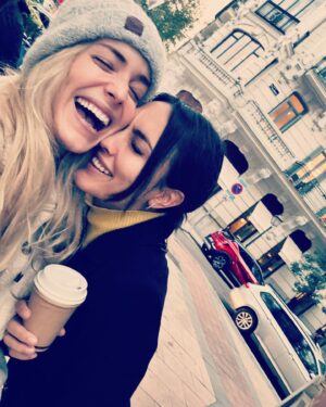 Megan Montaner Instagram - Vuelve YA @alex_onieva ! 👯‍♀️