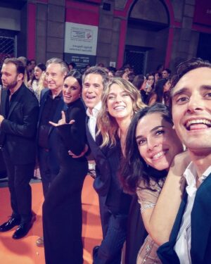 Megan Montaner Instagram - Ayer pasaron muchas cosas✨✨
Presentación de @entretierraslaserie 🍇
Gracias @festval_oficial 🧡