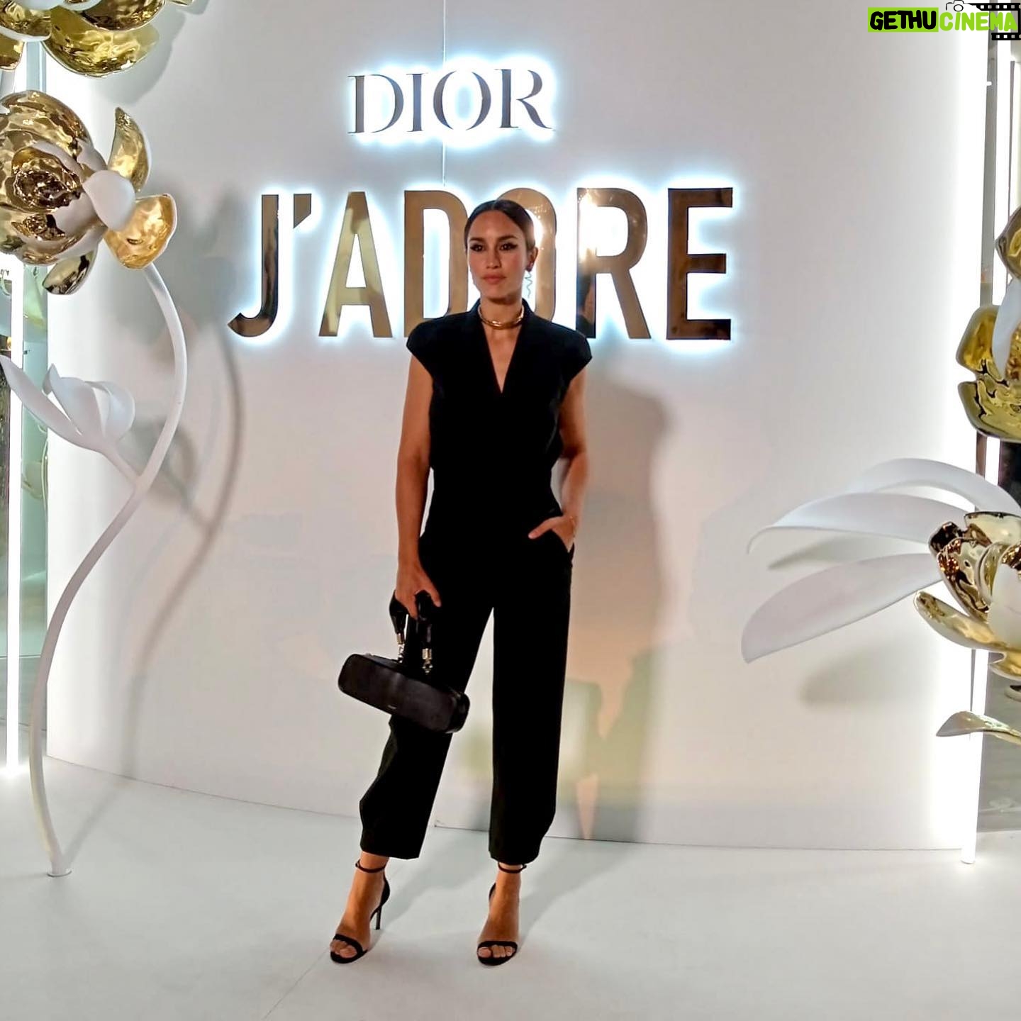 Megan Montaner Instagram - ✨Noche DIOR @diorbeauty✨ #jadore ✨
