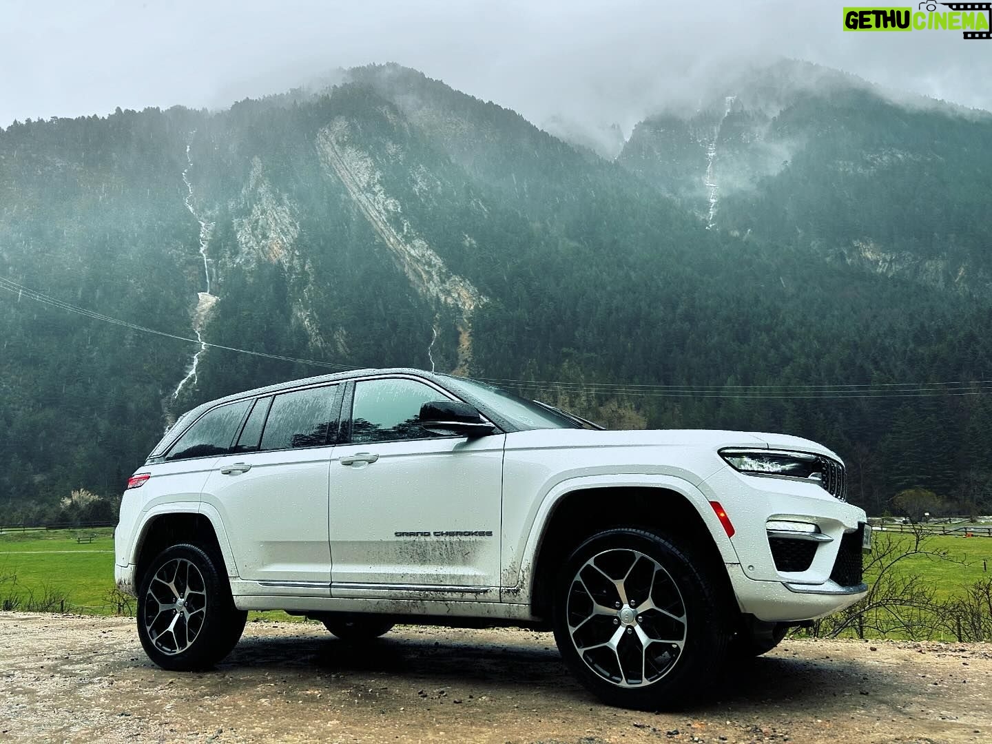 Megan Montaner - 12.1K Likes - #familytrip @jeep @jeep_es 🚙🌲⛰️
#aventuras #naturaleza