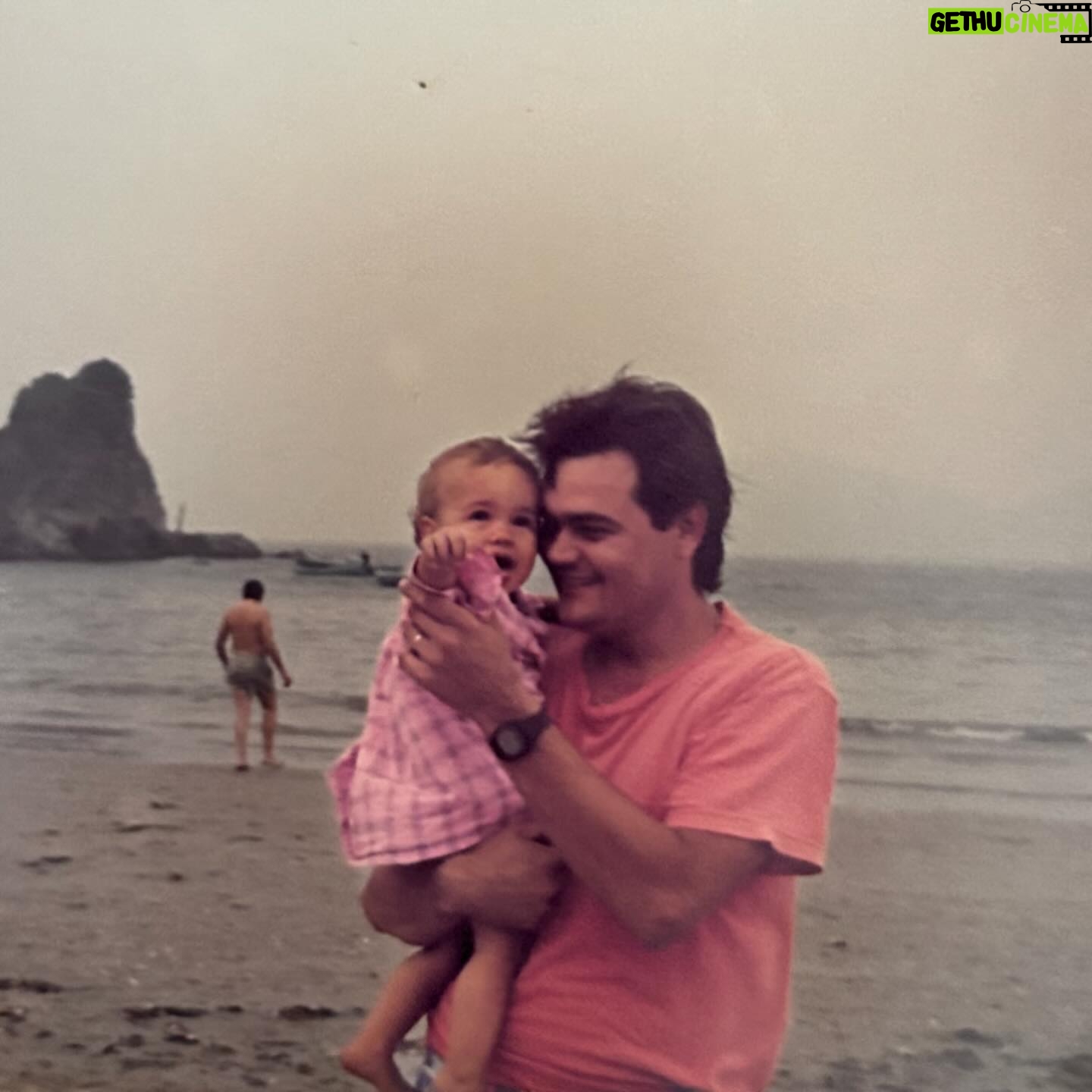 Megan Montaner Instagram - Os celebramos todos los días ♥️ #gorks #papi
