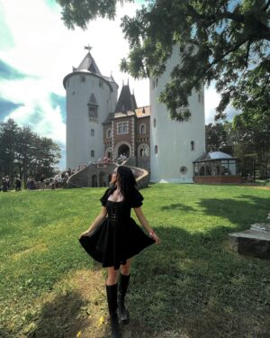 Megan Nicole Instagram - huzzah! first ren faire ✔️

Ate fried food, saw a castle, and used a bow and arrow for the first time (which went about as well as it does in skyrim for me). 
Overall, I’d say today doth slayeth
