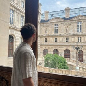 Megan Nicole Instagram - Are you happy to be in Paris?

oui🇫🇷