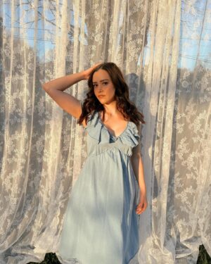Megan Nicole Instagram - my once a month post 🌼so happy it’s spring 🌼