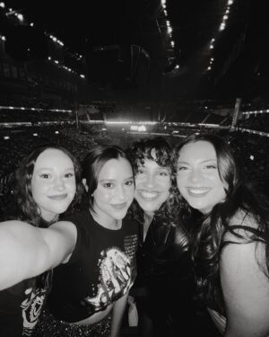 Megan Nicole Instagram - Jonas Brothers in Nashville last night 🖤still not over big Rob coming out to do the rap and getting to hear another “red dress” from Nick…brb going to look up tickets so I can relive this night again