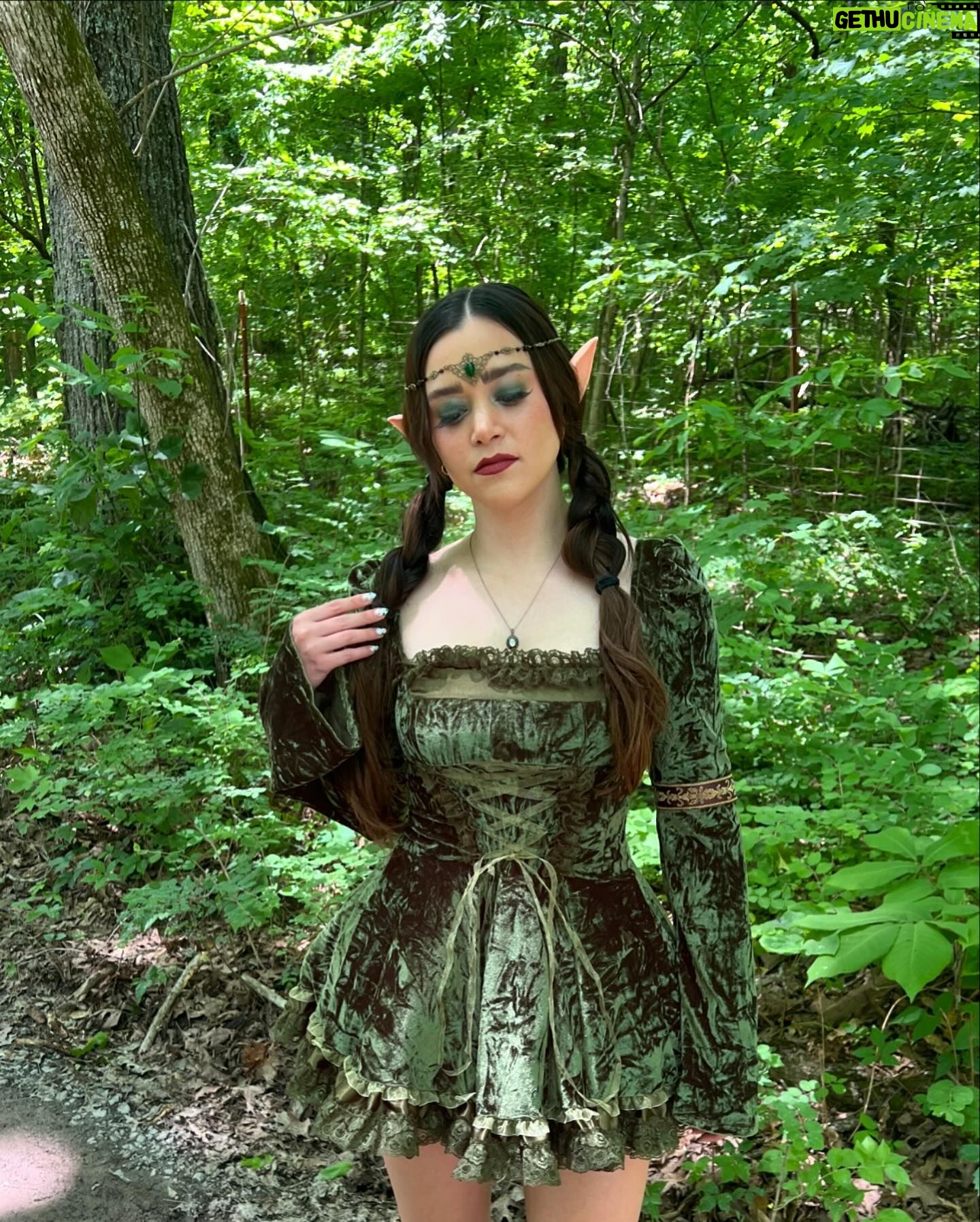Megan Nicole Instagram - Elfin’ around the ren faire 🧝🏼♀️