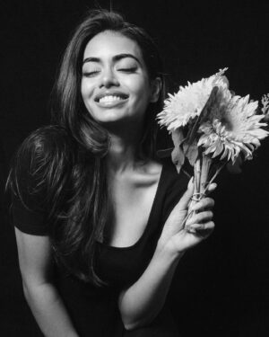 Megan Suri Instagram - 25 & LOVING IT 🖤 
I’ve truly never felt better, wiser, or been kinder to myself. 
Wishing this renewed feeling and energy upon anyone out there feeling otherwise. (To all the girlies… it comes with growing older, so don’t dread it, EMBRACE IT) 🤍 
& I’m so grateful for you all. 
How I’ve gotten this lucky is beyond me. XO
