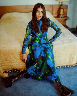 Megan Suri Instagram - Some more of @schonmagazine :) 

Photography. @brcarr 
Fashion. @_trudy_nelson
Hair. @kattthompson 
Make up. @kendalfedail 
Creative production. @clara_producer
Location. Mountain House, LA
Interview. Ishika Paruthi