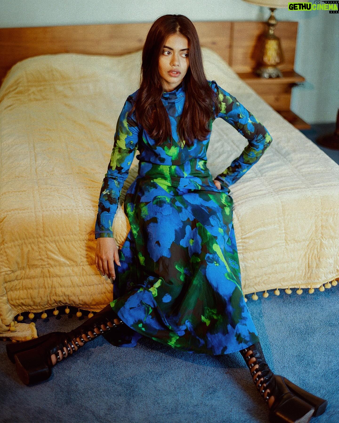 Megan Suri - 33.8K Likes - Some more of @schonmagazine :)
Photography. @brcarr
Fashion. @_trudy_nelson
Hair. @kattthompson
Make up. @kendalfedail
Creative production. @clara_producer
Location. Mountain House, LA
Interview. Ishika Paruthi