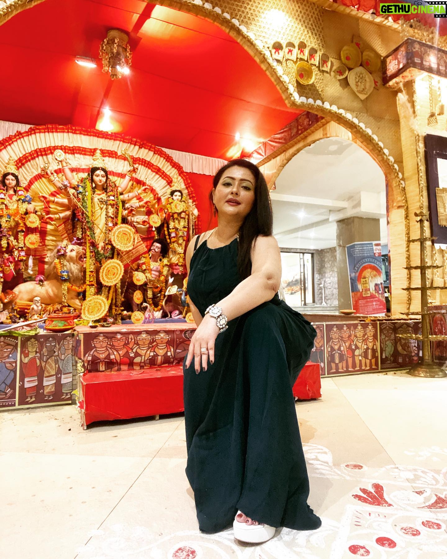Megha Ghosh - 9.3K Likes - 𝗗𝗼𝗻𝘁 𝗕𝗲 𝗔𝗳𝗿𝗮𝗶𝗱 𝗢𝗳 𝗕𝗲𝗶𝗻𝗴 𝗗𝗶𝗳𝗳𝗲𝗿𝗲𝗻𝘁, 𝗕𝗲 𝗔𝗳𝗿𝗮𝗶𝗱 𝗢𝗳 𝗕𝗲𝗶𝗻𝗴 𝗧𝗵𝗲 𝗦𝗮𝗺𝗲 𝗔𝘀 𝗘𝘃𝗲𝗿𝘆𝗼𝗻𝗲 𝗘𝗹𝘀𝗲 💃.
𝐈𝐭 𝐰𝐬 𝐓𝐡𝐞 𝐌𝐨𝐬𝐭 𝐓𝐨𝐮𝐠𝐡𝐞𝐬𝐭 𝐒𝐢𝐭𝐭𝐢𝐧𝐠 & 𝐏𝐨𝐬𝐢𝐧𝐠 𝐈’𝐯𝐞 𝐄𝐯𝐞𝐫 𝐄𝐱𝐩𝐞𝐫𝐢𝐞𝐧𝐜𝐞𝐝, 𝗠𝗮𝘆 𝗕𝗲 𝗖𝘇 𝗢𝗳 𝗧𝗵𝗲 𝗛𝗲𝗲𝗹𝘀!! 𝐁𝐭 𝐍𝐨 𝐏𝐚𝐢𝐧 𝐢𝐬 𝐏𝐚𝐢𝐧𝐟𝐮𝐥 𝐖𝐞𝐧 𝐖𝐨𝐫𝐤 𝐢𝐬 𝐂𝐨𝐧𝐜𝐞𝐫𝐧 ❤️.
*
*
*
*
*
*
*
*
*
#kolkatagirl💃❤️ #kolkatagirls #kolkatagram #kolkatasutra #kolkatabuzz #kolkatablogger #kolkatagram #kolkatafashionblogger #kolkatacity #kolkatastreets #kolkatafashion #kolkatafashionblogger #kolkatafashionphotography #kolkatafashiongirl #kolkataactor #kolkataactors #bengalifilms #bengalifilmactress #bengalifilmindustry #bengaligirl❤️ #bengaligirlswag😎🔥❤️ #bongbeauty #bonggirls #bonglife #MeghaGhosh 💙