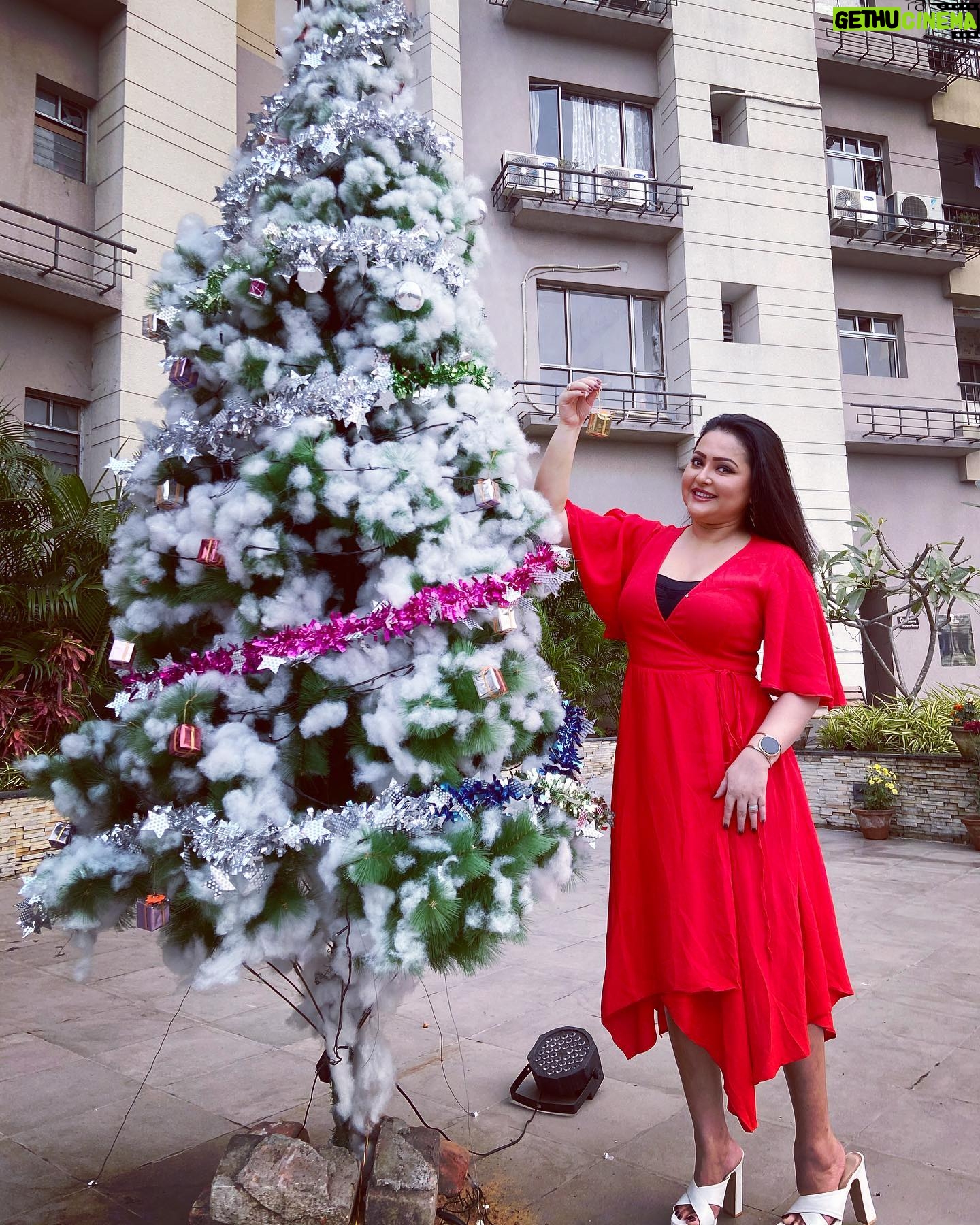 Megha Ghosh - 7.8K Likes - 𝗠𝗮𝘆 𝗧𝗵𝗲 𝗡𝗲𝘄 𝗬𝗲𝗮𝗿 𝟮𝟬𝟮𝟯 𝗕𝗿𝗶𝗻𝗴 𝗨𝘀 𝗠𝗼𝗿𝗲 𝗛𝗮𝗽𝗽𝗶𝗻𝗲𝘀𝘀, 𝗦𝘂𝗰𝗰𝗲𝘀𝘀, 𝗟𝗼𝘃𝗲 & 𝗕𝗹𝗲𝘀𝘀𝗶𝗻𝗴𝘀! ❤️
*
*
*
*
*
*
*
*
*
#kolkatagirl💃❤️ #kolkatagirls #kolkatagram #kolkatasutra #kolkatabuzz #kolkatablogger #kolkatagram #kolkatafashionblogger #kolkatacity #kolkatastreets #kolkatafashion #kolkatafashionblogger #kolkatafashionphotography #kolkatafashiongirl #kolkataactor #kolkataactors #bengalifilms #bengalifilmactress #bengalifilmindustry #bengaligirl❤️ #bengaligirlswag😎🔥❤️ #bongbeauty #bonggirls #bonglife #meghaghosh 🎄