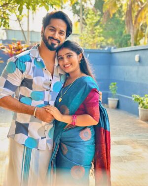 Megha Mahesh Instagram - From first click to latest click…… ❤️
.
Look at the heart on the t-shirt 😜❤️
From the very first, we always had it in us 🤓
As #sanjulachu💕💕 
.
First click by @framez_photography 
.
.
.
.
.
.
.
.
.
.
.
.
.
.
#sanjulachu💕💕 #love #couple  #reels #reelsinstagram #instagram #trending #viral #explore #love #instagood #explorepage #tiktok #reelitfeelit #india #follow #photography #sanjulachu💕 #reel #instadaily #followforfollowback #meghamahesh #salmanulfaris64