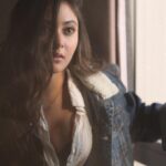 Megha Chowdhury Instagram - Cold, lil 🖤 @siladitya_dutta x @bipradip_chakraborty 🌸