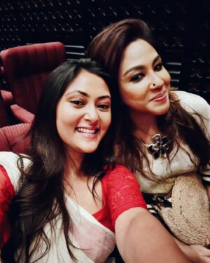 Megha Chowdhury Instagram - Meggzzyy..when I met you , you were a rough rapid..with every passing day you are evolving into a bubbling stream..I wish to witness all the transitioning  seasons of your life .. and I wish you always have the zest to face life as it unfolds for you.. and everytime I see you out doing yourself and embracing challenges, I feel proud. Very proud. I have immense love for you..my blessings will always be with you.. ( my craziness comes with it ) ! 
May you remain as hot and most importantly as humble forever.. 💫💌
The photograph of the three of us, is precious. You are so lucky ..Having a mother like her is such a gift. Please give her a biiig hug from me !
.
.
.
.
 #instapost #potd #1 #friendship #instagram #insgood #instafit #carouselpost #instamusic #chandreyeeghosh #official_chandreyee_ghosh