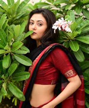 Megha Chowdhury Instagram - Long hair…brown skin…has mad jokes!!