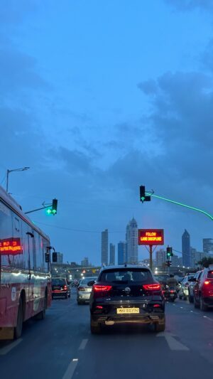 Megha Chowdhury Instagram - Bom ‘ey 🌇

Downtown scenes with skyline views & city hues.✨

#mumbai #citylights #downtown #exploring #cityscape