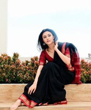 Megha Chowdhury Instagram - Long hair…brown skin…has mad jokes!!