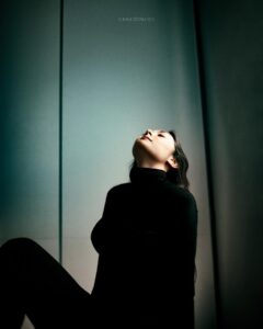 Megha Chowdhury Instagram - Megha at the January Storm Workshop For the BTS video of this workshop or my other unseen work, visit https://www.patreon.com/stormsen #theesotericrealist #fashionphotography #portraiture #fineartphotography #stormworkshop