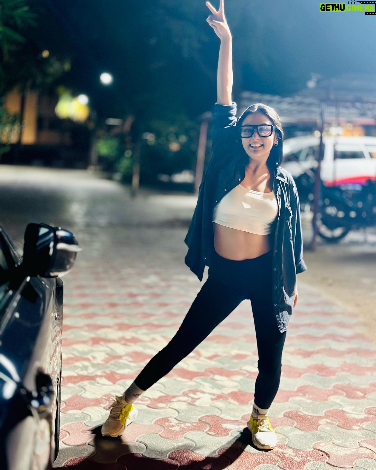 Megha Chowdhury Instagram - A series to depict how fast I went from happy to sad knowing it’s THE haleem szn and I ain’t getting any 😭😭