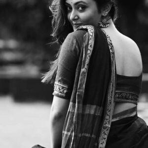 Megha Chowdhury Instagram - लम्हा लम्हा दूरी यूँ पिघलती है.....