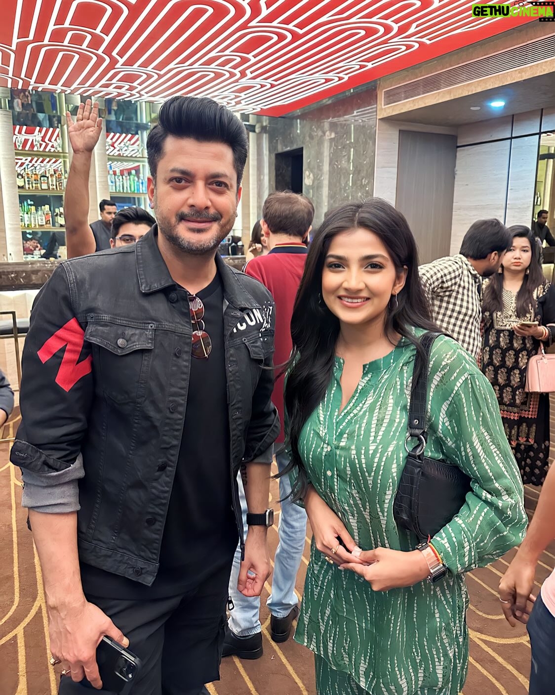 Megha Daw - 60.1K Likes - At the premiere of #dawshomawbotaar 🖤
#withmyfav @senguptajisshu 😌🖤
#dawshomawbotaar #svfbrands #meghadaw #premier #inox