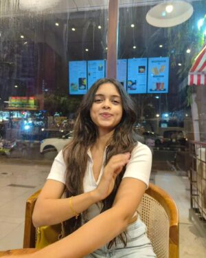 Megha Ray Instagram - 🌧️   ☕ = 🫶🏼

Garma garam samose with adarak wali chai... OHO HO 🫠

Chai date with mumma @sujata.ray.47 

#monsoon #chailover #besttimeoftheyear