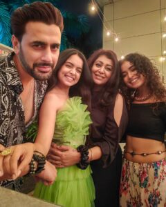 Megha Ray Instagram - I love you my crazies 🤪 Sudden plans are always the best. Thank you for making my day awesomeee 💚 #lastNight #celebrations #Impromptu